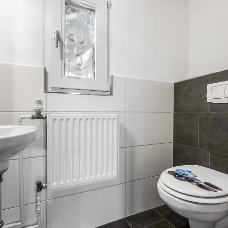 Spacious Holiday In Bestwig For Groups Apartamento
